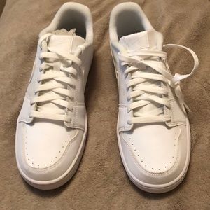White nike sneakers